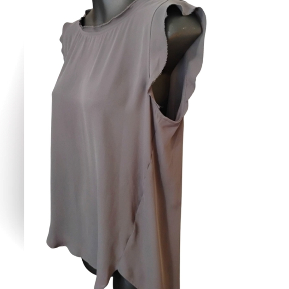 LOFT | Slate Gray 🩶 Sleeveless Ruffled Top | Size Medium - Picture 2 of 3
